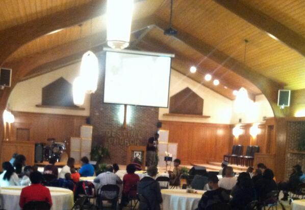 rhondapettigrew's tweet image. Quan Cole teaching on "The Cross." #unitygathering