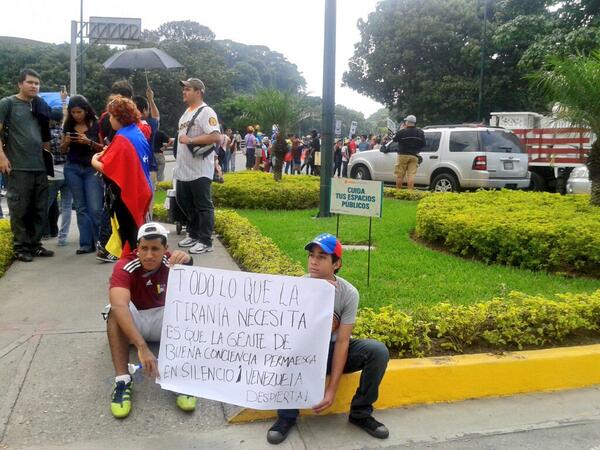 nebadom's tweet photo. @Martha_G_Tavera Yo tambien me #autoconvoque y cumplo con mi conciencia #16NSegundaMarchaAutoconvocada http://t.co/MDGFEV0Zra