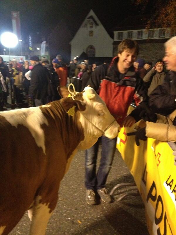 CorridaBulloise's tweet photo. 1er prix: la vachette! http://t.co/gedl0c9gTa