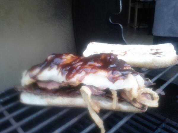 NickSpags88's tweet photo. #TheRobFord #LaGrotteria #steak #bacon #onionstraws #bbqsauce #mozzarella #othertoppingsavailable http://t.co/eH4cSTUxxs