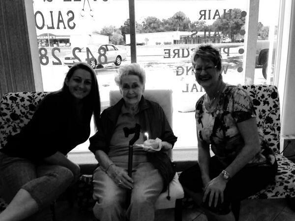 StyleandFileSal's tweet image. 🎉🎊happy 90th birthday ! Ms Jackie