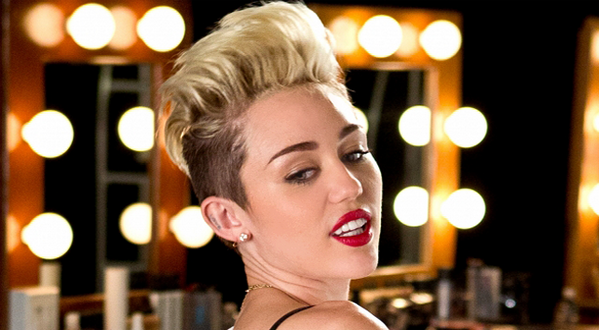 Mayi_ADS's tweet image. #CanNotStop #Smilers Miley Cyrus #MTVStars 1RT=1VT mtvla.com/stars Wrecking Ball #MusicVideo #PleoplesChoice 6