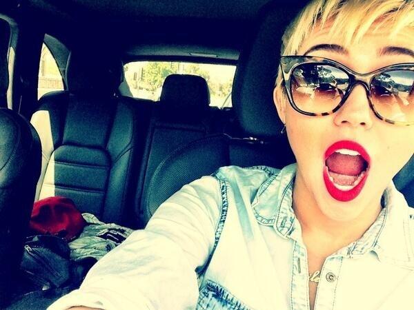 Mayi_ADS's tweet image. #CanNotStop #Smilers
Miley Cyrus #MTVStars
1RT=1VT
Wrecking Ball #MusicVideo #PleoplesChoice 10