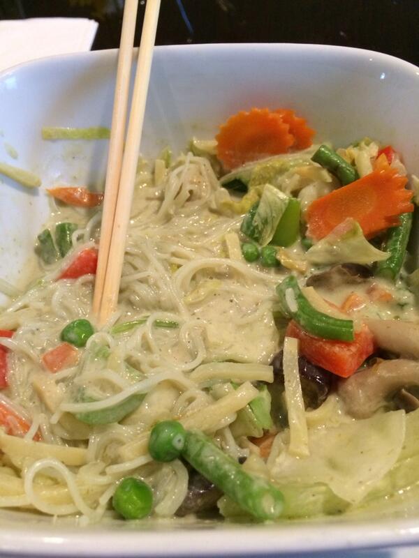 bemadthen's tweet image. Carb loading for tomorrow’s race that I’m not running. #coursesupport #spectating @AndreaDuke15