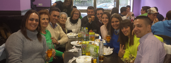 marijg88's tweet photo. De vuelta a casa,diita de lujo con la familia!Hay q repetir!@josemh86 @IsidroJaigo @Mcarmediaz @cristifg_92 @lorefg96 http://t.co/oBPr4Mfv5A