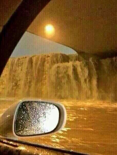 Shorouk_News's tweet photo. بوابة #الشروق | صورة | #السعودية غارقة في الأمطار http://t.co/hVkSdgPpXl