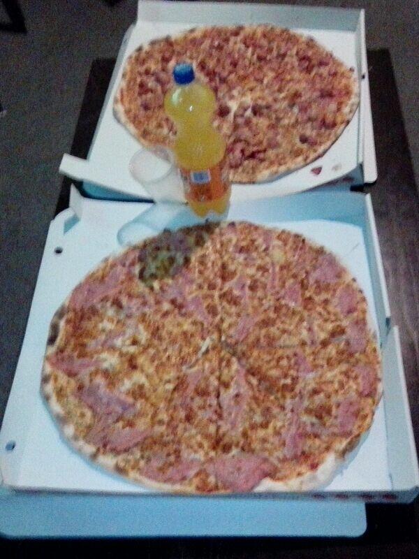 juanpalmi_mxt10's tweet photo. soparot en bona compañia @alexismxt17 @efrensanz10 @enriquets40 .. #ArribaEspaña http://t.co/cMsAFT5KXF