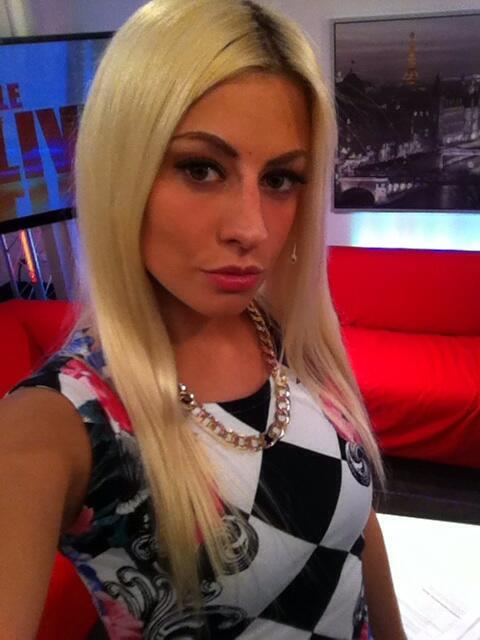 Sur le plateau, dans 20 min en direct dans "Le Live" sur Hot Vid&eacute;o TV ! http://t.co/vSD8lxjh3U<a href="/tag/lasvegas"class="tags"><span>#lasvegas</span></a><a href="/tag/avn"class="tags"><span>#avn</span></a><a href="/tag/bitchesknow"class="tags"><span>#bitchesknow</span></a>