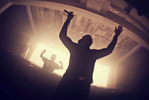 WHP_Mcr's tweet photo. BBC RADIO 1'S ESSENTIAL MIX LIVE // 16.11.13 // Rudimental - DJ

(Photo: @mancphoto) @RudimentalUk // http://t.co/x3IaKEqZ2i