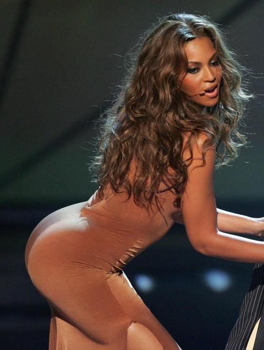 FamousAsss's tweet photo. Beyoncé http://t.co/SRXB8f3UuN