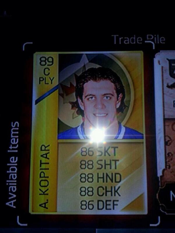 Thegridtothepad's tweet photo. Giveaway! Kopitar!! 
Rt to be enterd
Must be following
Shoutout gives 2 more entries
Winner at 200 followers http://t.co/bw4FCXFw3W