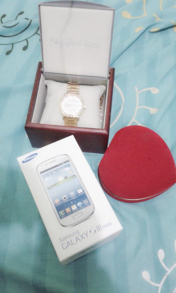 Helmi_raditya's tweet photo. Dijual aja tri.. :D RT @astri_tias: Apa artii ini smuaa klo km g pnh ada untukku... http://t.co/LhojmkwN4P