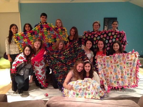 Salomon243's tweet photo. It's blanket timeeee http://t.co/po1ZbjDNqX