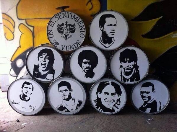 CADC1992oficial's tweet photo. Bombos ídolos #ComandosAzulesDC http://t.co/VkPWyizEY6