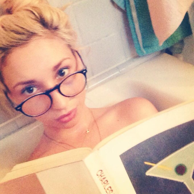 Bukowski likes baths. http://t.co/hHpgT7GV5a<a href="/tag/meat"class="tags"><span>#meat</span></a>