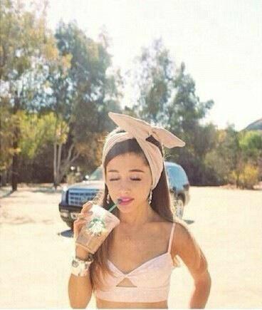 ElenaDrew2's tweet photo. its a big big world , and im gonna show you all off it http://t.co/atGhJn7RIs