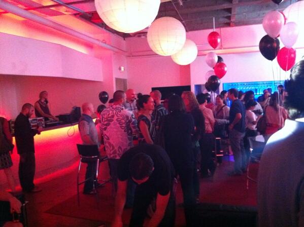 LKitajima's tweet photo. #corollahi @eleven44honolulu with all the TEDx peeps! http://t.co/ekG18eUWb6