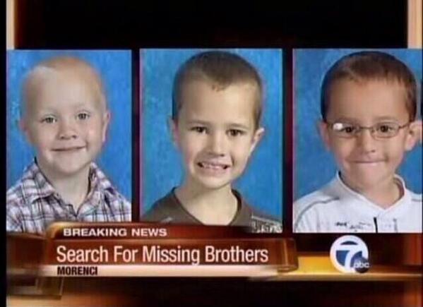 solohestan's tweet photo. 3 missing brothers

1 retweet can save 3 lives http://t.co/YdkyvxY65D