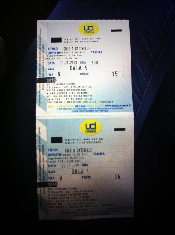 NavaCri's tweet photo. Come condividere risate 😄 con gente attorno sconosciuta 👀 buona visione! http://t.co/70N2jwAPWY