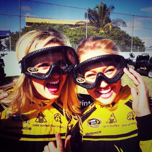 MissSprintCup's tweet photo. We've got #WhatDriversNeed @homesteadmiami! Heavy duty champagne shields! -BW, KC http://t.co/9ZQAcvOfge