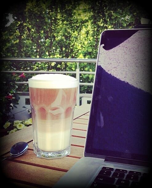 Hava bugün miss :) bahce keyfi :)