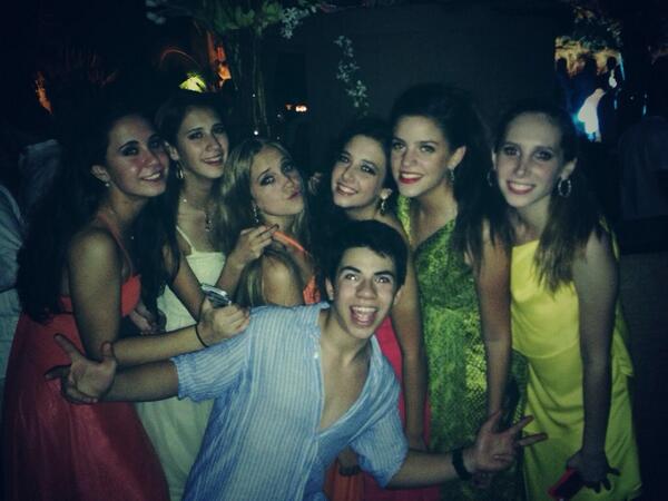 andreagzav's tweet image. Y seguimoooos lasmejores #faltan2 #BODON #Colado