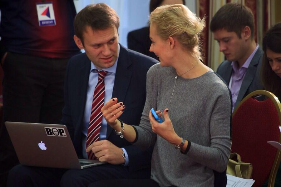 Свадьба навального. Навальный свадьба. Навальный с женой свадьба.