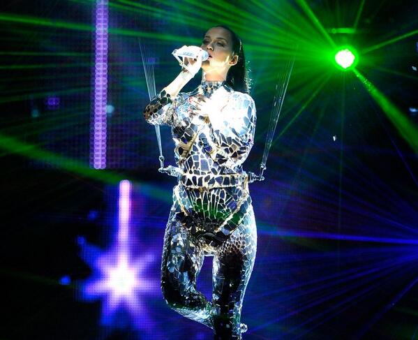 CapitalOfficial's tweet image. MUSIC NEWS: @KatyPerry announces 2014 world tour! capitalfm.com/artists/katy-p…