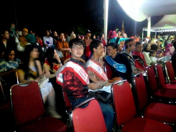 19.32 Final <a href="/AMPOKkab_bekasi/">AbangMpok Kab.Bekasi</a> 2013 dihadiri juga dari Jajaka Mojang Jawa Barat, Abang None Jakarta, Bandung