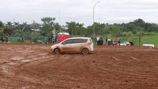 Aksi Ertiga di ajang Drifting Lumpur POMS-2