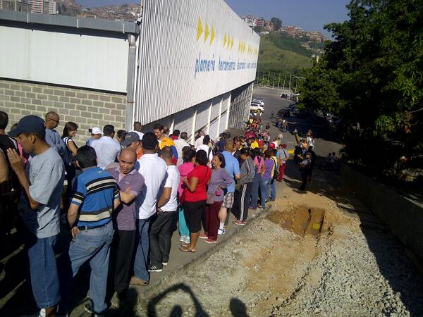 javierdelga2's tweet photo. Asi amanece epa los proceres http://t.co/VcBpXEXs9q