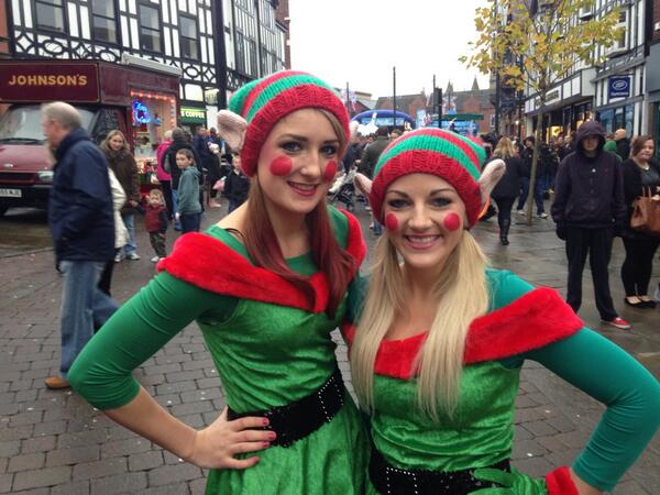 wiganchristmas's tweet photo. Festive cheer in #wigan #town #centre today http://t.co/moCVY0YNg7