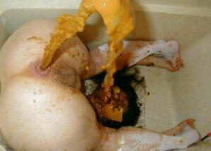 _Tumee_'s tweet photo. That's disgusting hey RT"@Lee_RoyaLe_9: *throws up* "@_floydmthembu: Lmao http://t.co/fp0RLmYPn2""