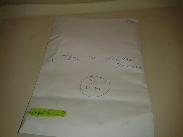 panchoarshavin1's tweet photo. Un sobreee k te alegra en un dia tan triste @celiaSomar http://t.co/IK85zEHMVq