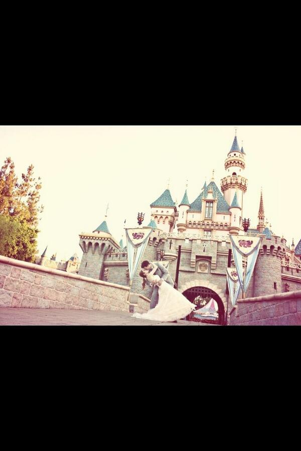 Purity_First_'s tweet image. I want a wedding picture like this. 😭 #ToMyFutureHusband