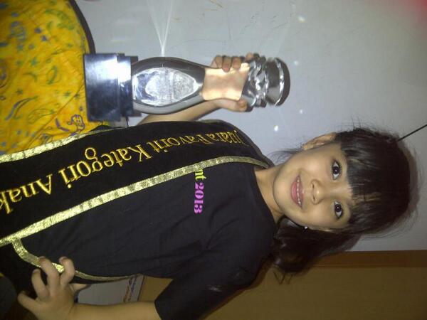 Makasi buat yang sudah vote aku di Pelangi model Hunt 2013,, juara favorit kategori anak2 :) alhamdulillah