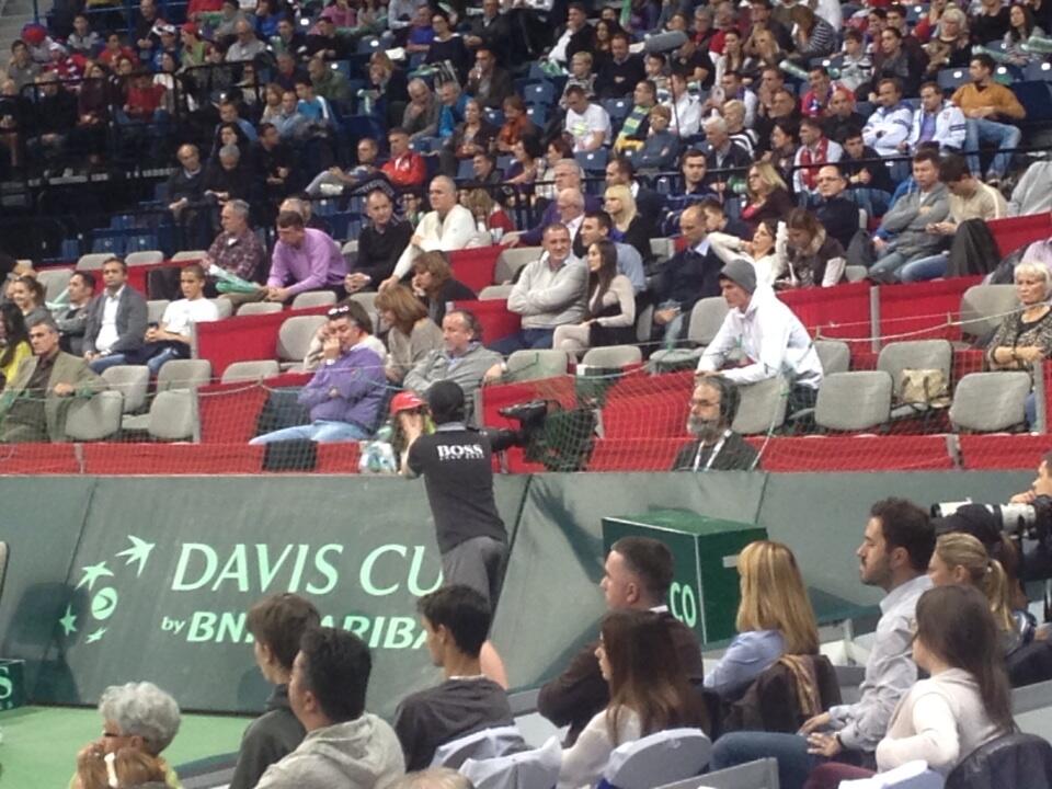 BZSmemqCUAAlNwr.jpg:large