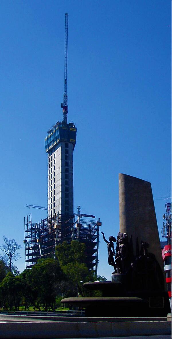 LOMAS DE CHAPULTEPEC tweet media