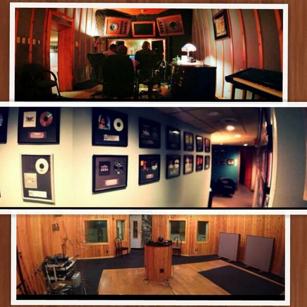 Prince_of_PA11's tweet image. Come record in our sick studio!!!! #core808 #corecre8