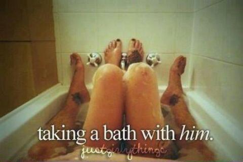 squirt4youbbe's tweet photo. Need a soak anyone!?!? http://t.co/xvQ9CeGRaL