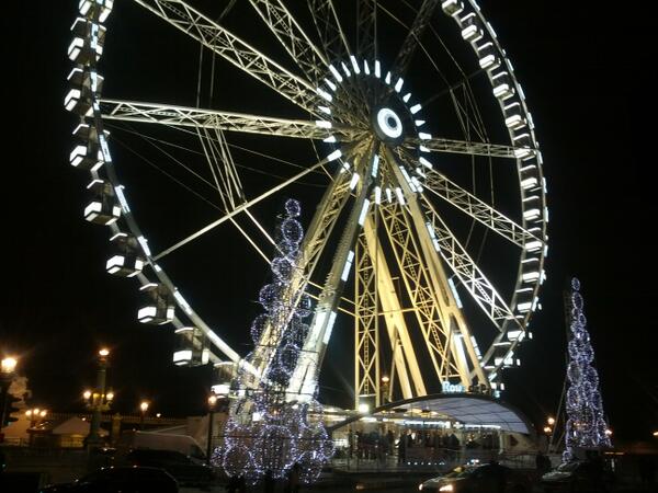 MichelleGon23's tweet photo. París huele a navidad. http://t.co/kqPTBV7ShI