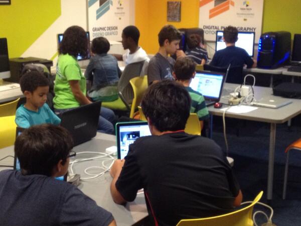 CoderDojoMiami's tweet image. Teams racing to finish their solutions to today's challenge.