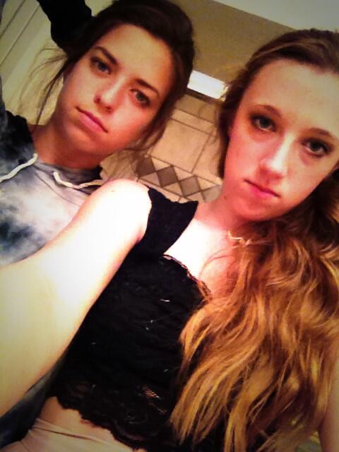 ndancer812's tweet image. Were dead #somanyproblems #grassy #neverhungry #headachesandsickness @RGreess