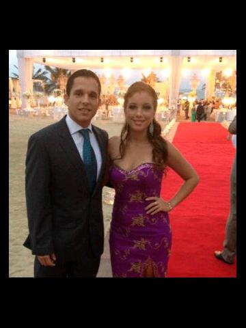 NicolRuperti's tweet photo. Con el amor de mi vida!! @robertocevallos ♥te amoo http://t.co/q5On0LuCpP