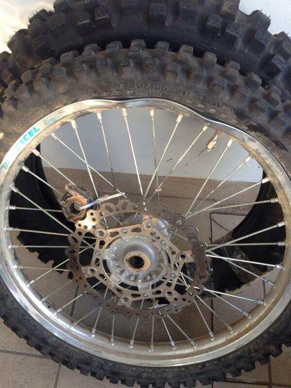 texastornado5's tweet image. Taco'd Excel front rim @mikemyers12 did at 70mph around mile 350 😳 and his @GoPro recorded the whole event 😉
