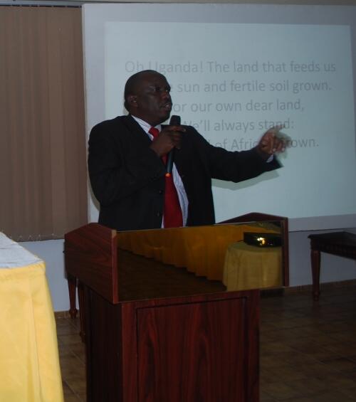 OPMUganda's tweet photo. #AssComm for NG Mr.JJ Bakalikwira Presenting a paper on National Values Interest & Common Good #BroadCastersForum2013 http://t.co/XSlKoicpya