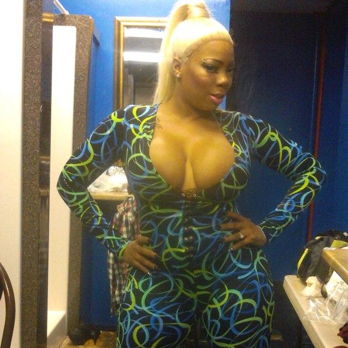 Check out my first new music Supa SOAKA ft me porn star LUSCIOUS KISSES!  https://t.co/fwndhNSkAC http://t