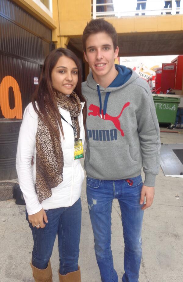 RebecaRipoll's tweet photo. @alexmarquez23 ets molt gran,segueix així q estic segura q aconseguiràs el q et proposis,a vore si vens per valència! http://t.co/HWtIa3I83N