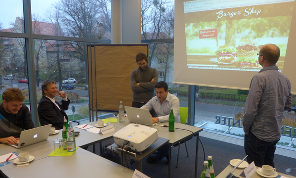 zaunberg's tweet image. #zaunbergtalks #moskitojava @dvayanu Da läuft der Burgershop - kurz, denn da hat jemand ein Memory Leak eingebaut :)