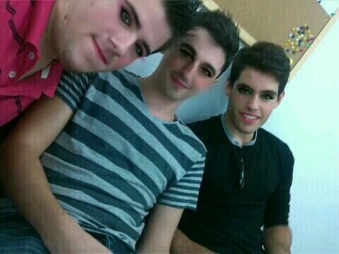 InmaB95's tweet photo. Que compañeros más guapos tengo @jesus_gil_barsa @mompe94 @miwelfm90 ¡Como conquitan, por dios! http://t.co/FeTUVa7R23
